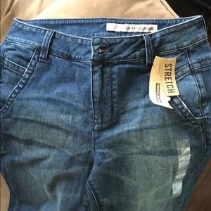 New DKNY skinny Jean